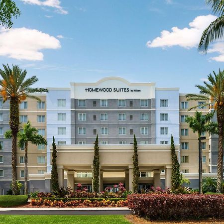 โฮมวูด สวีทส์ ไมอามี่ แอร์พอร์ต บลู ลาโก้ออน โฮเต็ล Hotel ภายนอก รูปภาพ