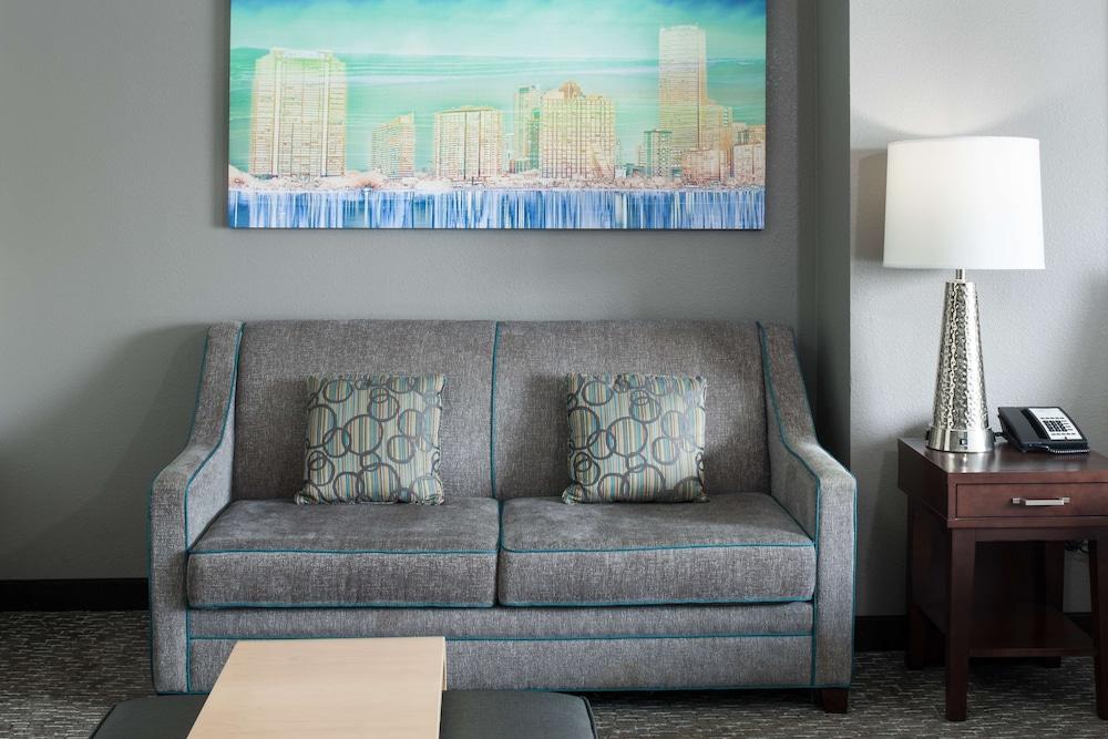 โฮมวูด สวีทส์ ไมอามี่ แอร์พอร์ต บลู ลาโก้ออน โฮเต็ล Hotel ภายนอก รูปภาพ