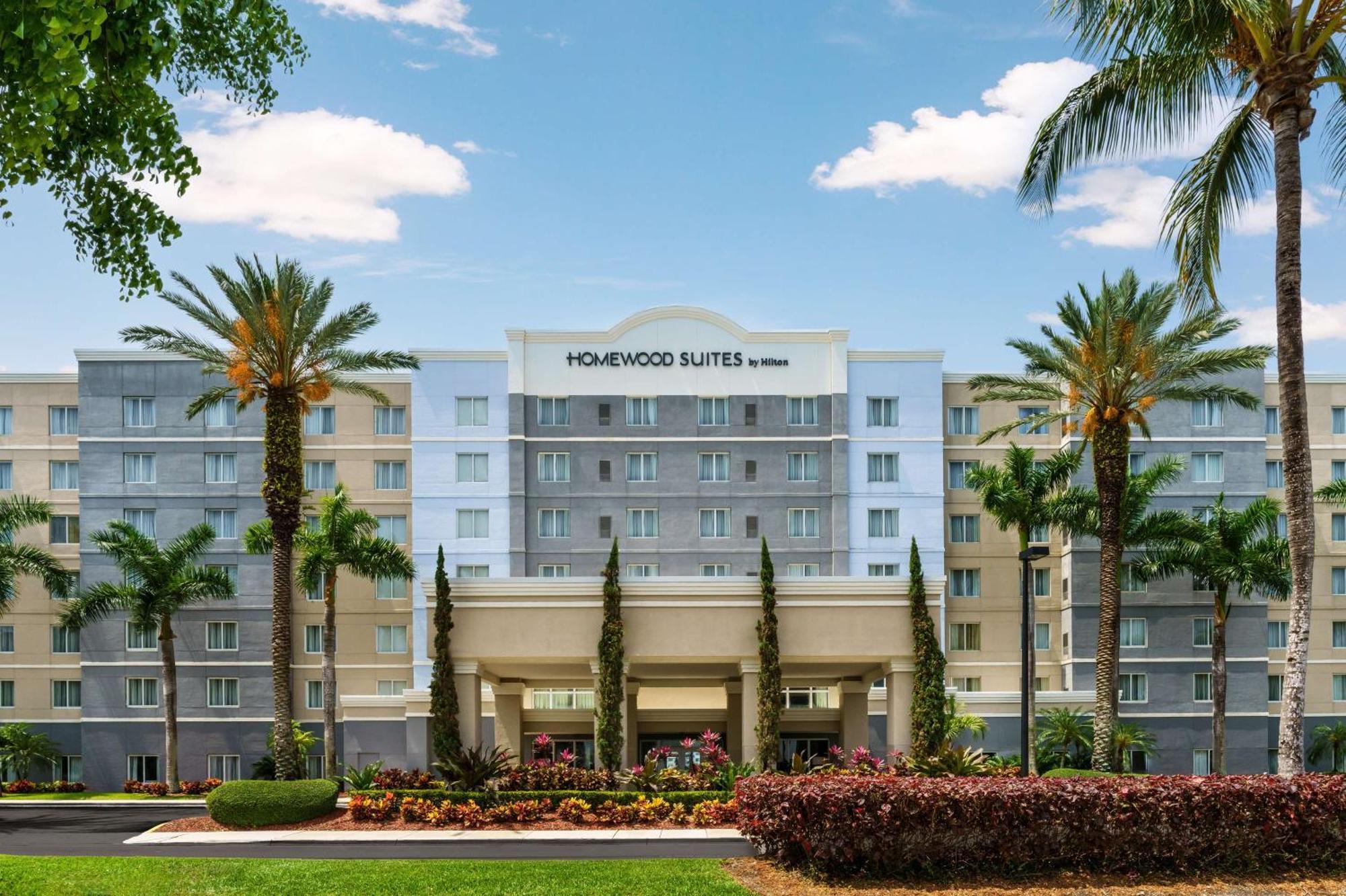 โฮมวูด สวีทส์ ไมอามี่ แอร์พอร์ต บลู ลาโก้ออน โฮเต็ล Hotel ภายนอก รูปภาพ