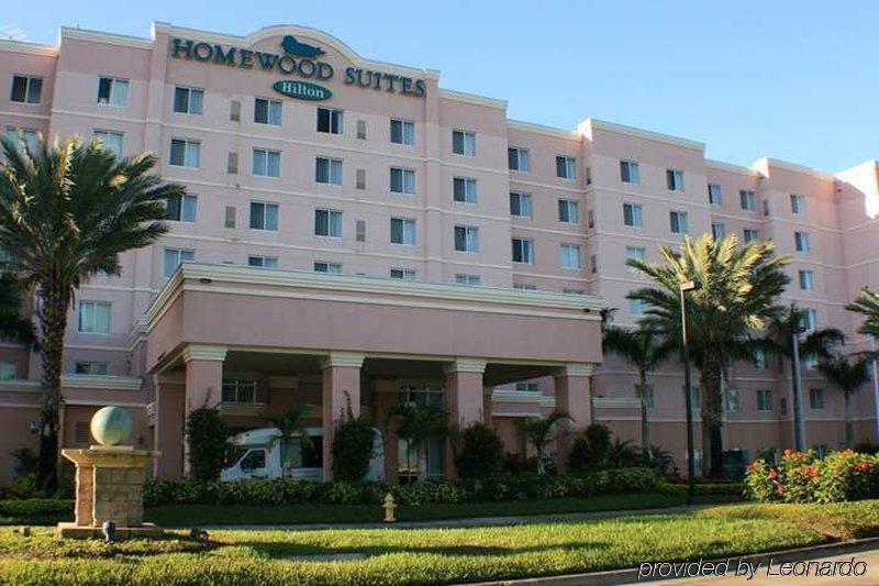 โฮมวูด สวีทส์ ไมอามี่ แอร์พอร์ต บลู ลาโก้ออน โฮเต็ล Hotel ภายนอก รูปภาพ